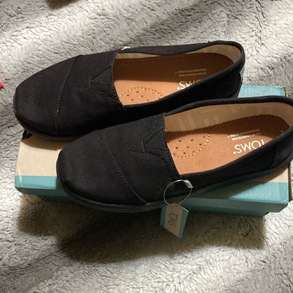 New Toms Black Canvas Shoes